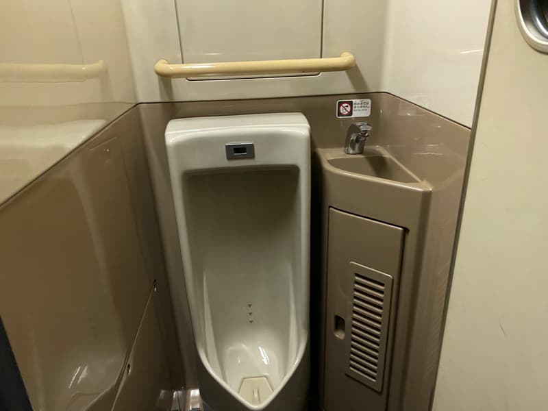 山陽新幹線ひかりレールスターこだまの男性トイレ