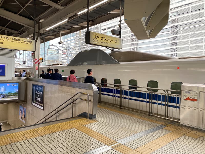 新幹線名古屋駅の階段は何号車が近い?