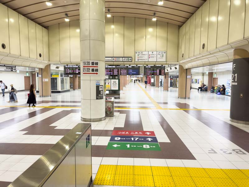 上野駅 新幹線ホームへのエスカレーター(地下3階)