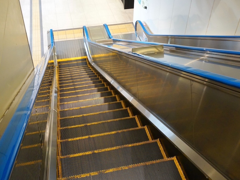 仙台駅　新幹線のりかえ口近くのエスカレーター