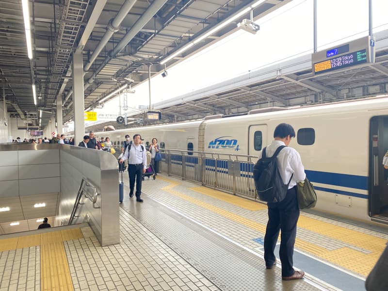 新幹線 新大阪駅の階段